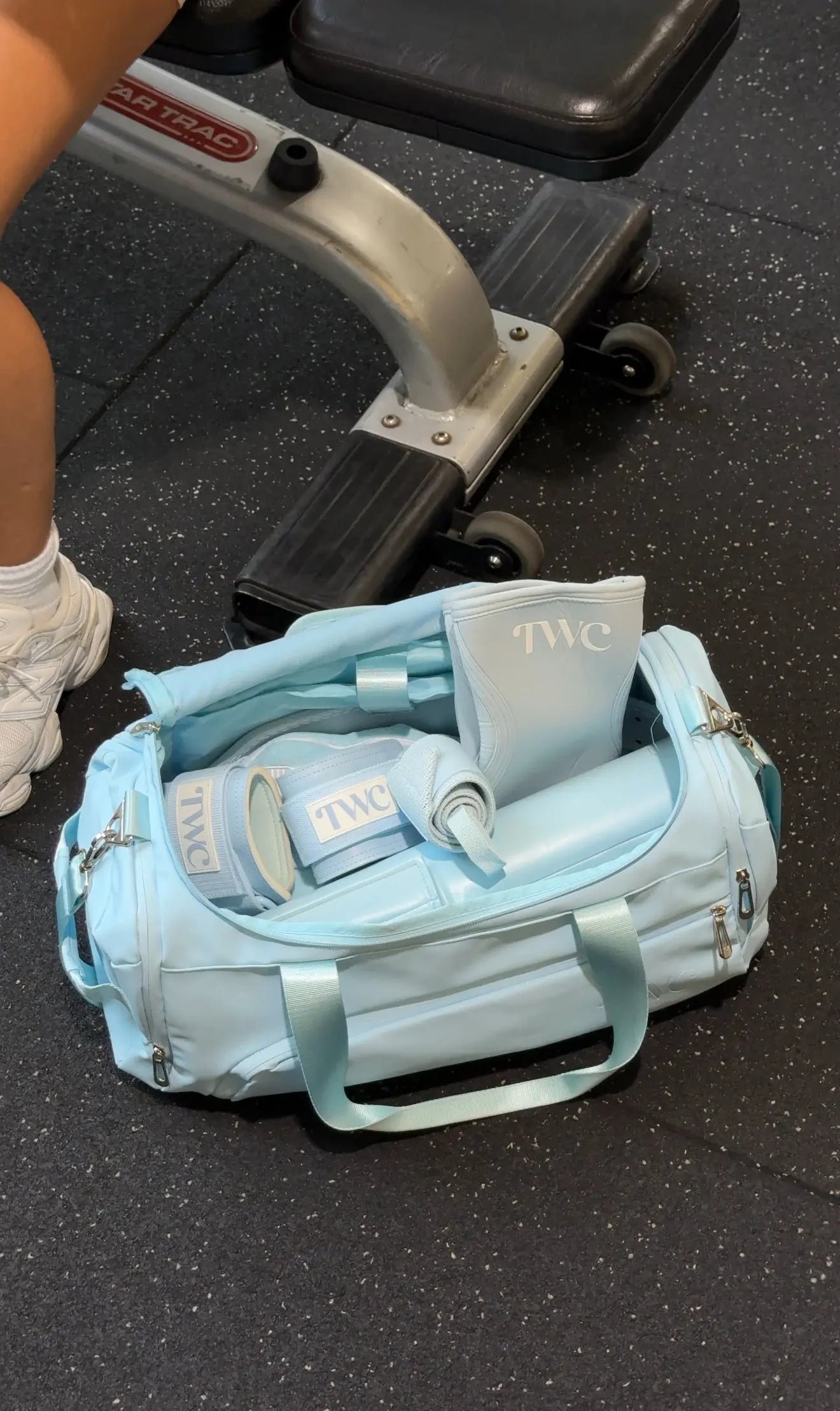 MEDIUM 2-IN-1 DUFFLE BACKPACK- BABY BLUE