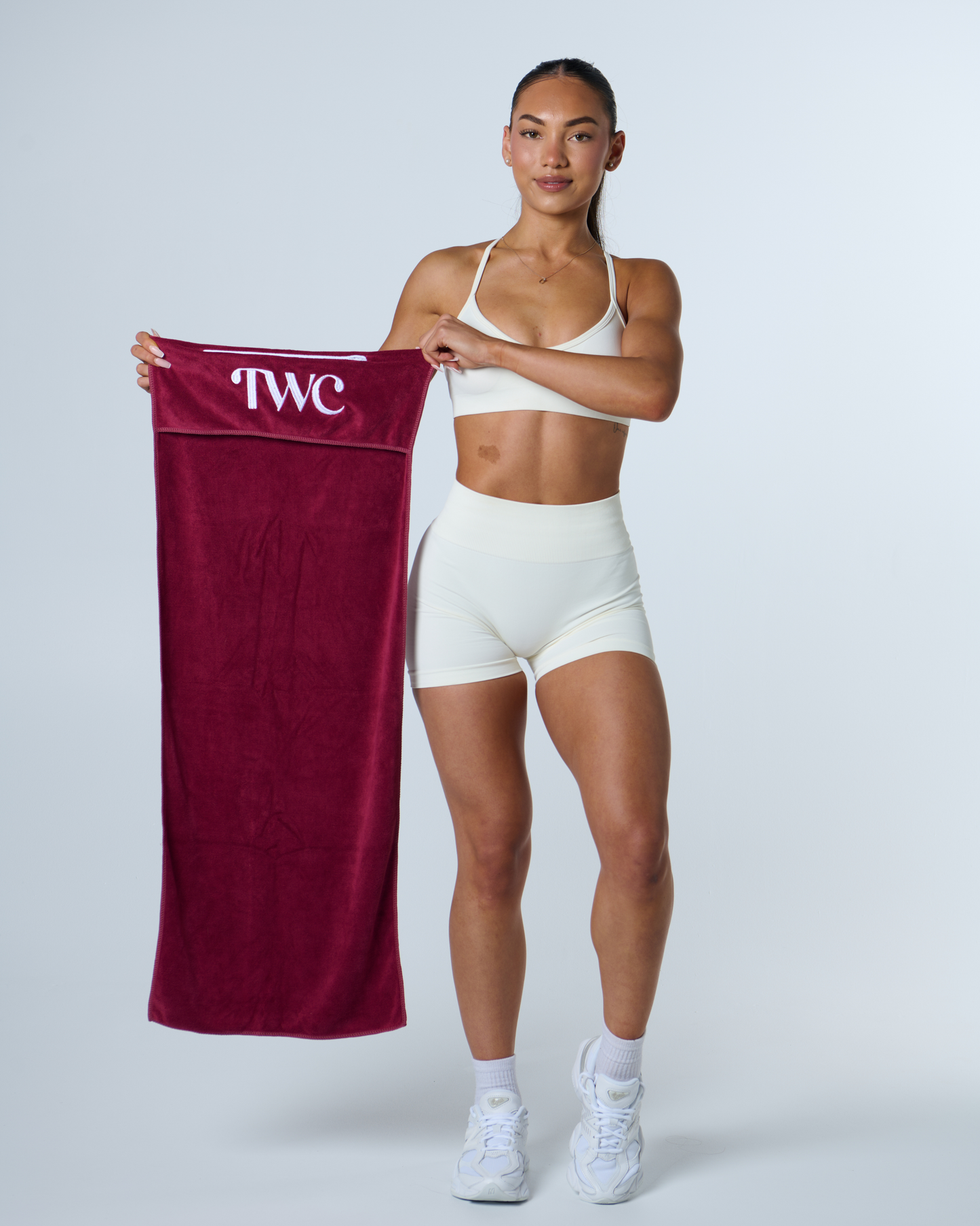 HOODED GYM TOWEL- BERRY